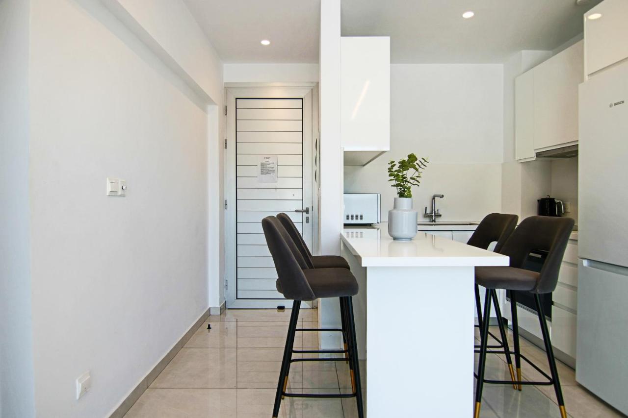Апартаменты Phaedrus Living - Seaside Executive Flat Harbour 207 Пафос Экстерьер фото